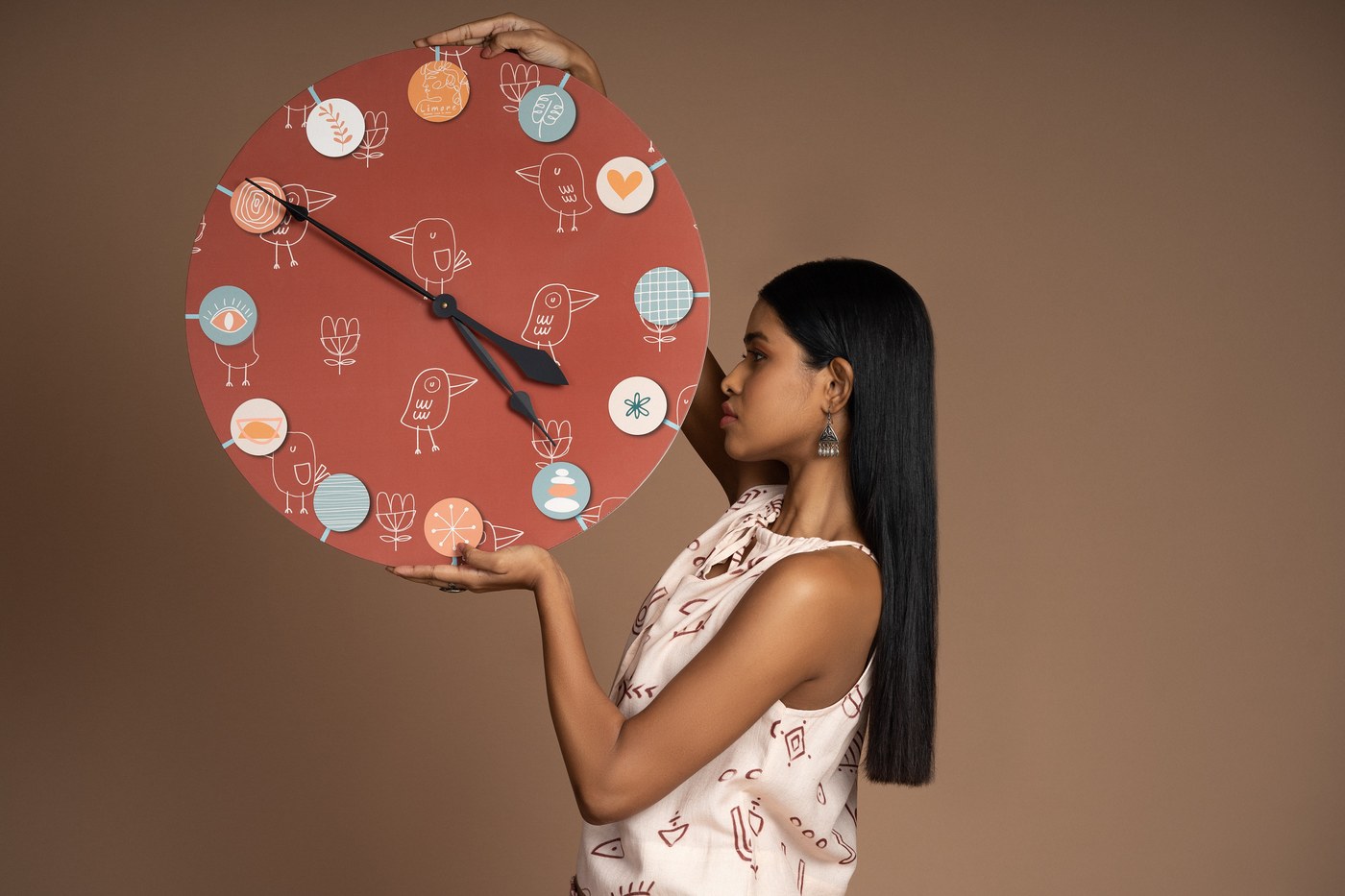 Limore — Clock Editorial